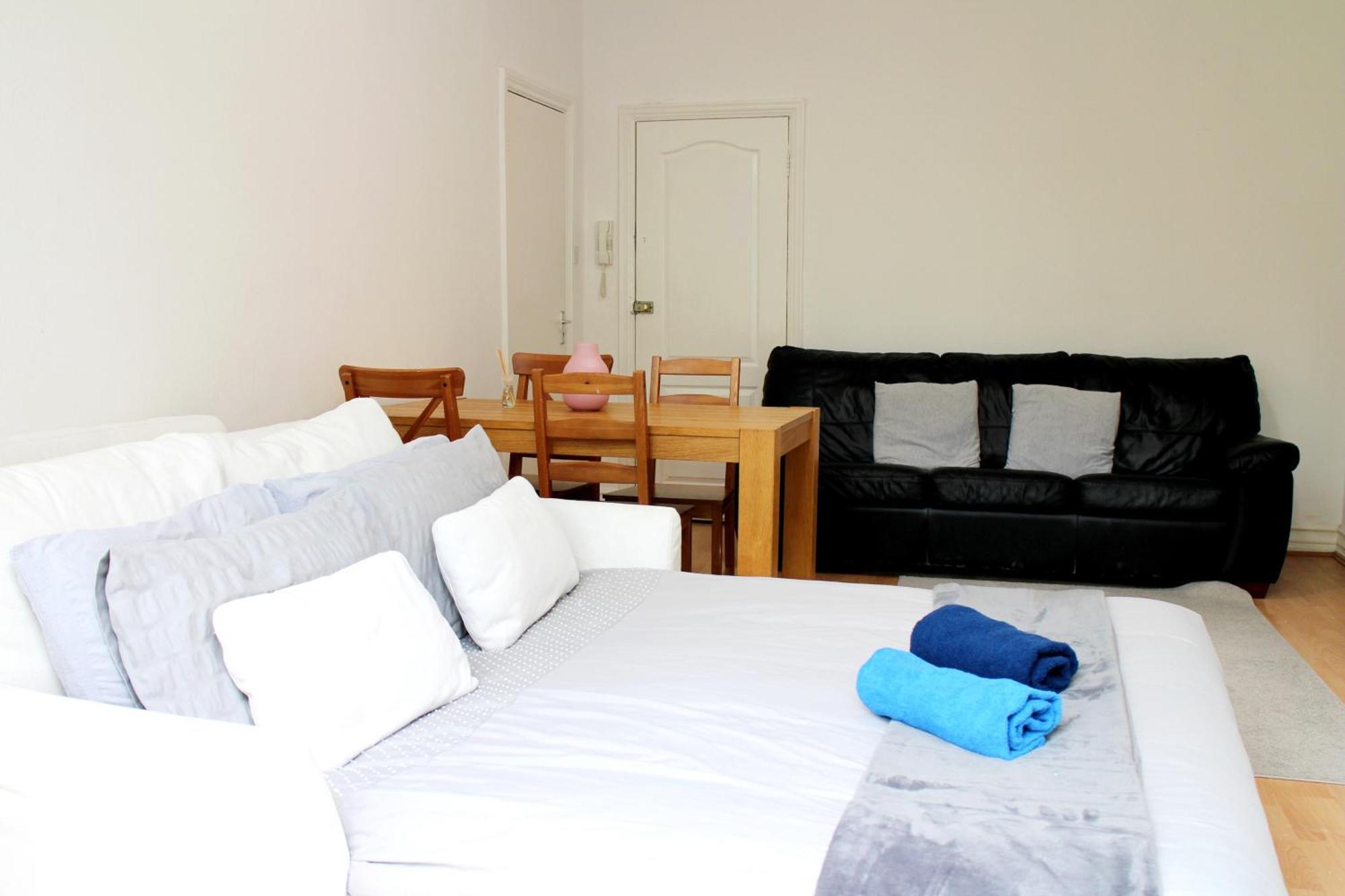 Large Garden Apartment On Golders Green High Road London Exterior foto